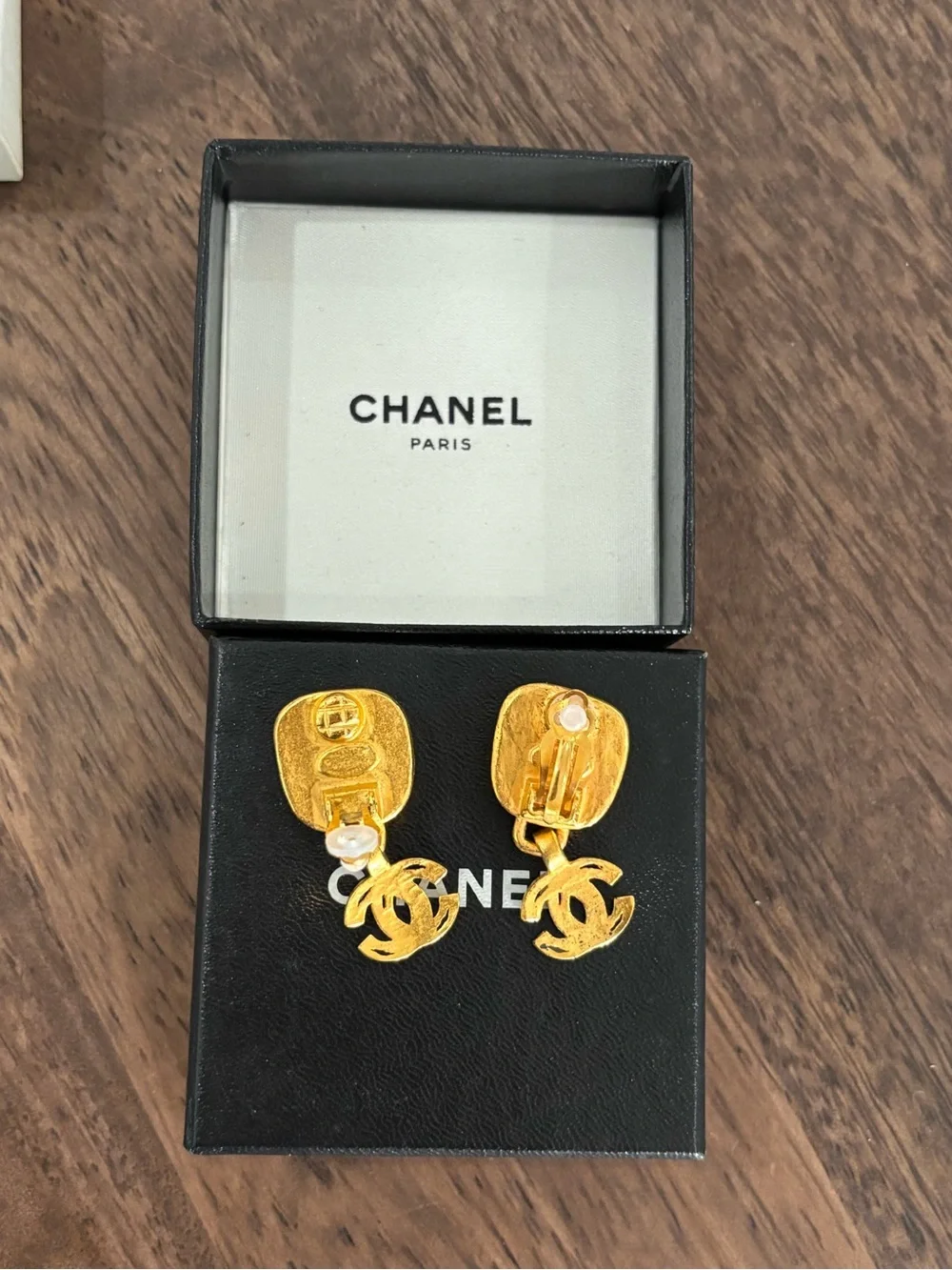 Authentic CHANEL vintage 1997 brown stone CC logo drop earrings